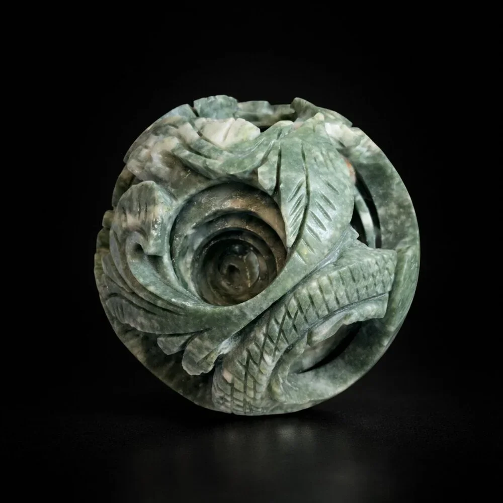 Vintage Chinese Serpentine Stone Puzzle Ball in Box - Hand Carved 4 Layers - Picture 2 of 7